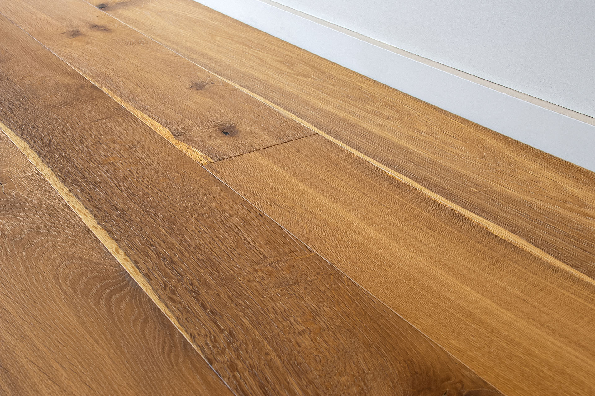 Essenhout Geolied 44 m² | Eiken 2x gerookt, Pure geolied & wit pigment - T&G Wood webshop